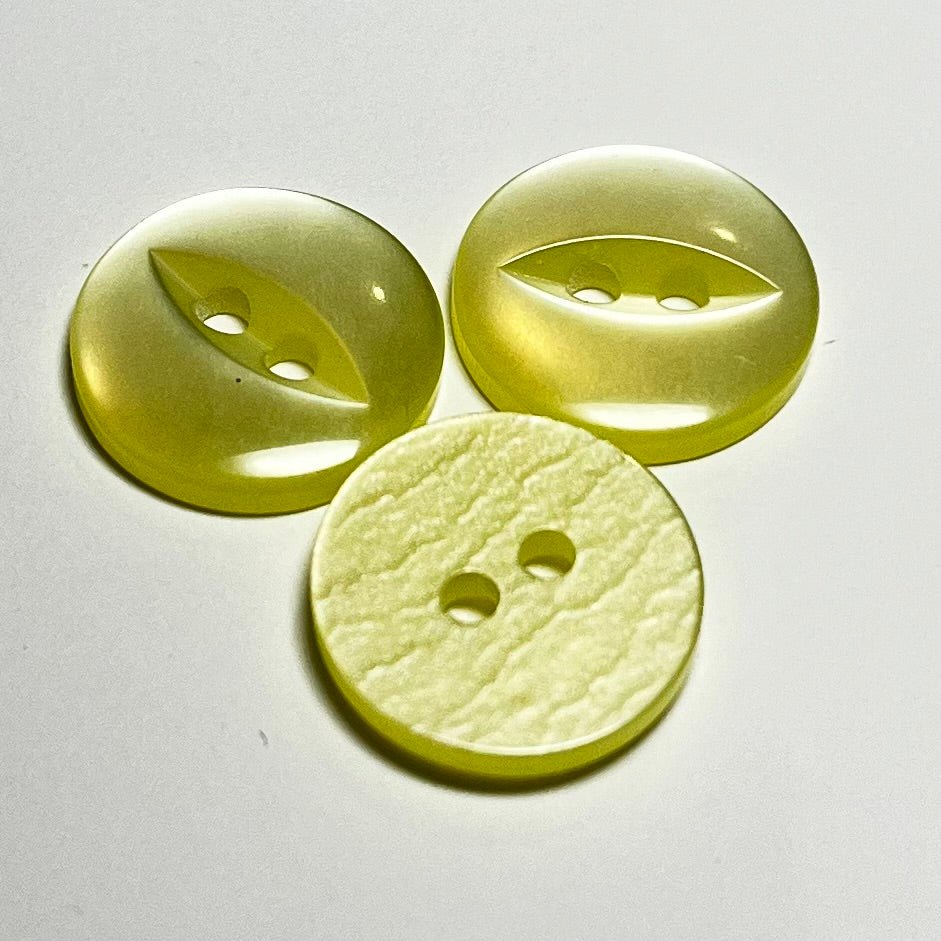 14mm Yellow Fish Eye 2 Hole Button