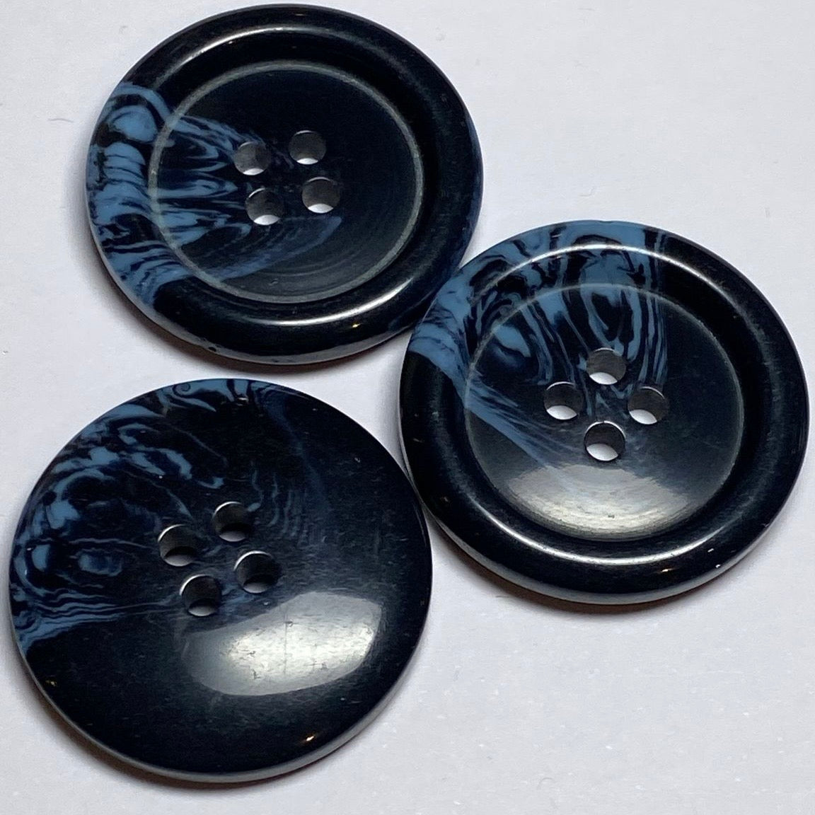 28mm Marble Navy 4 Hole Button (B130)
