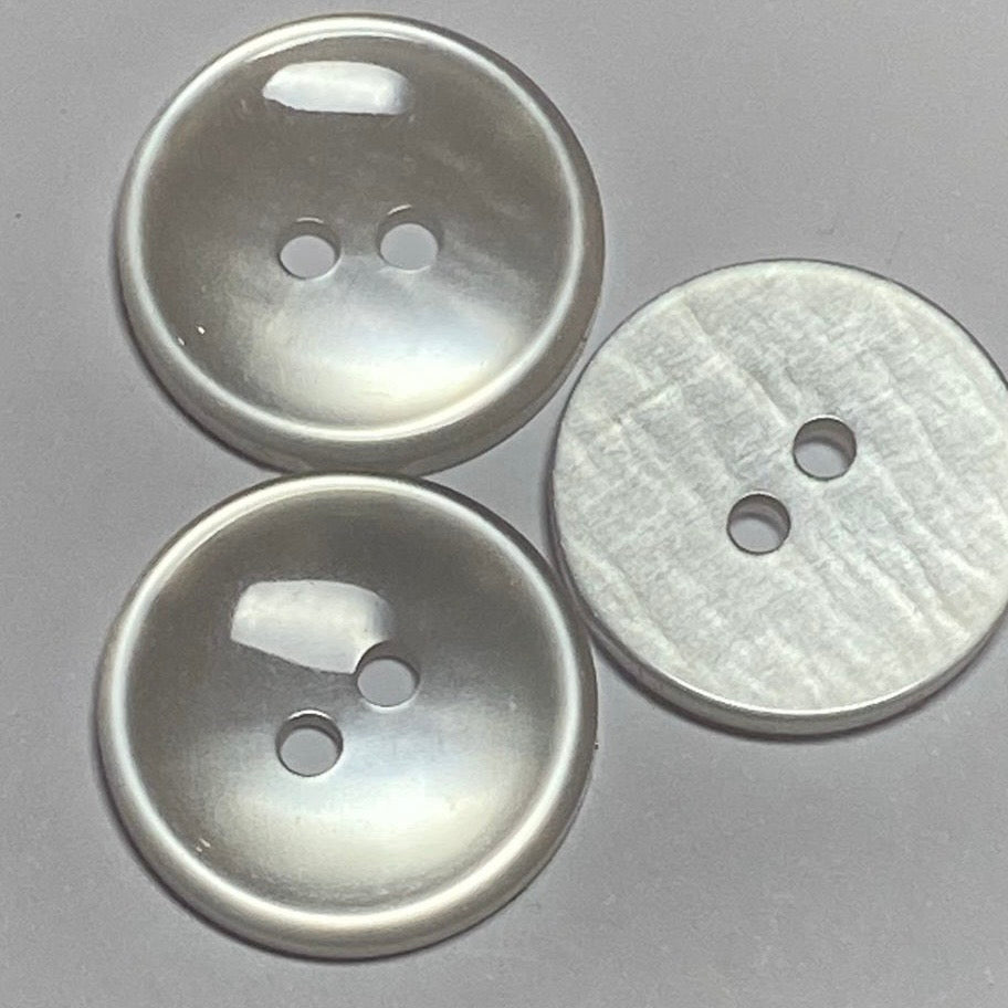 2 Hole White Pearlised Button -19mm (B101)