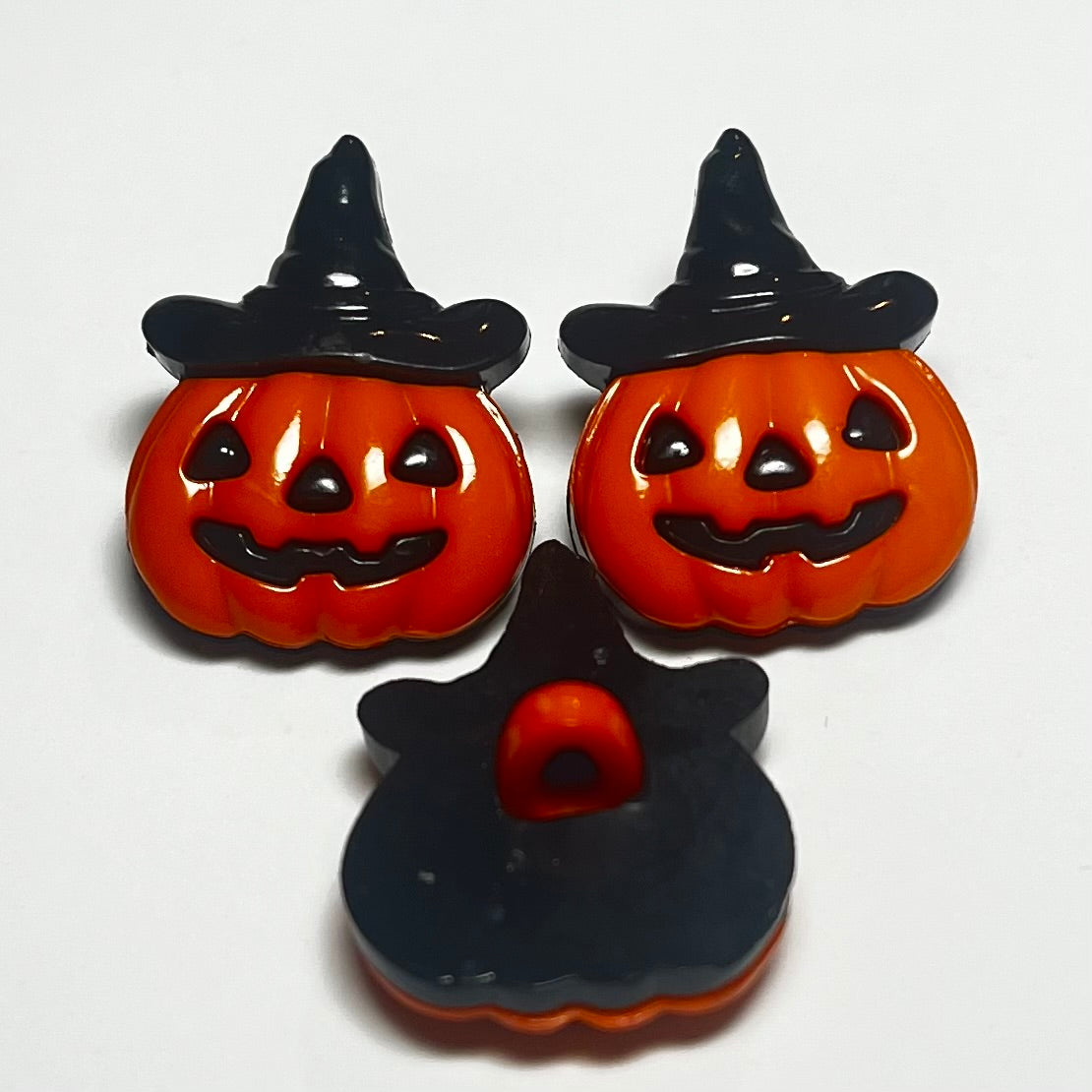 25mm Pumpkin with Hat Shankback Button