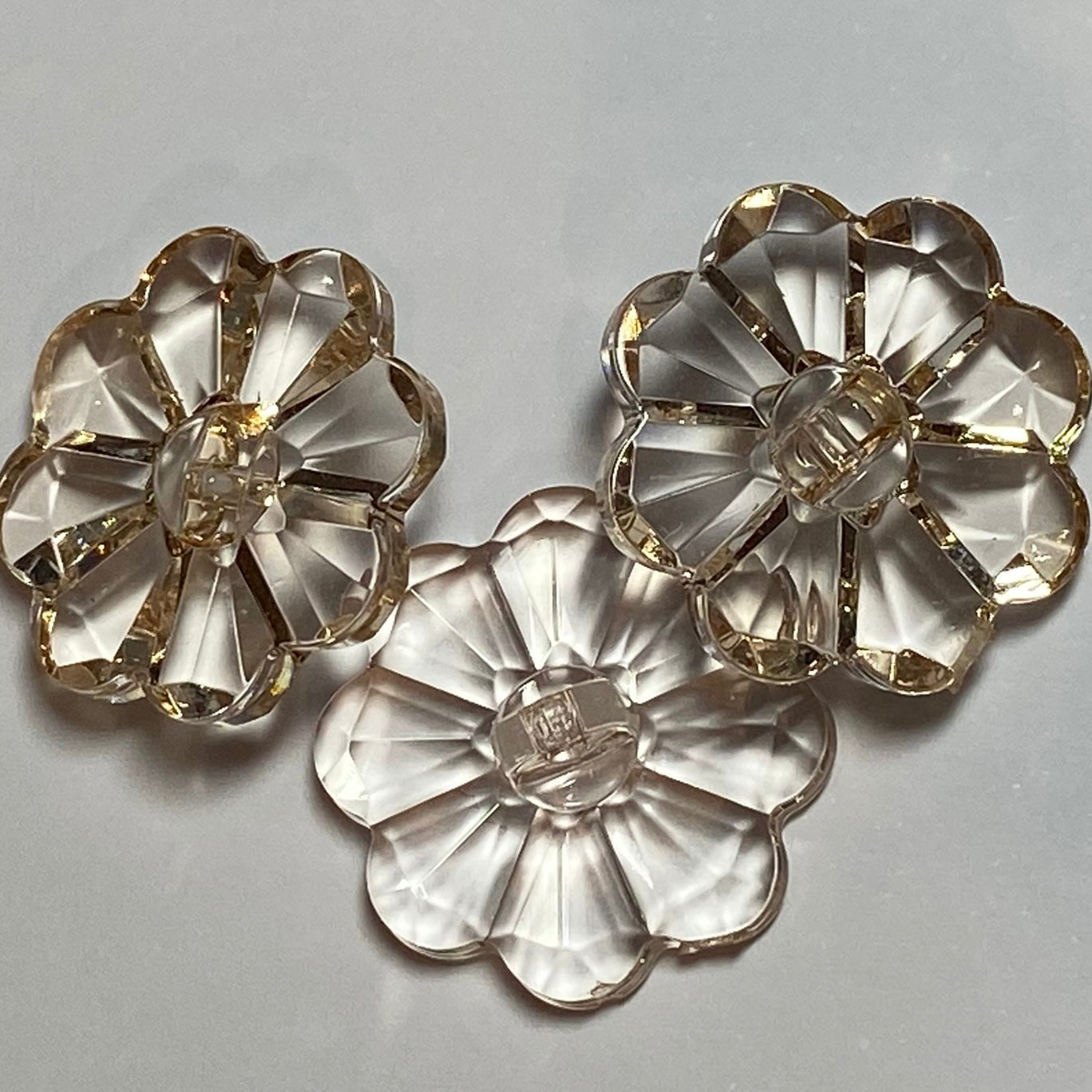 22mm Peach Flower Button (B119)
