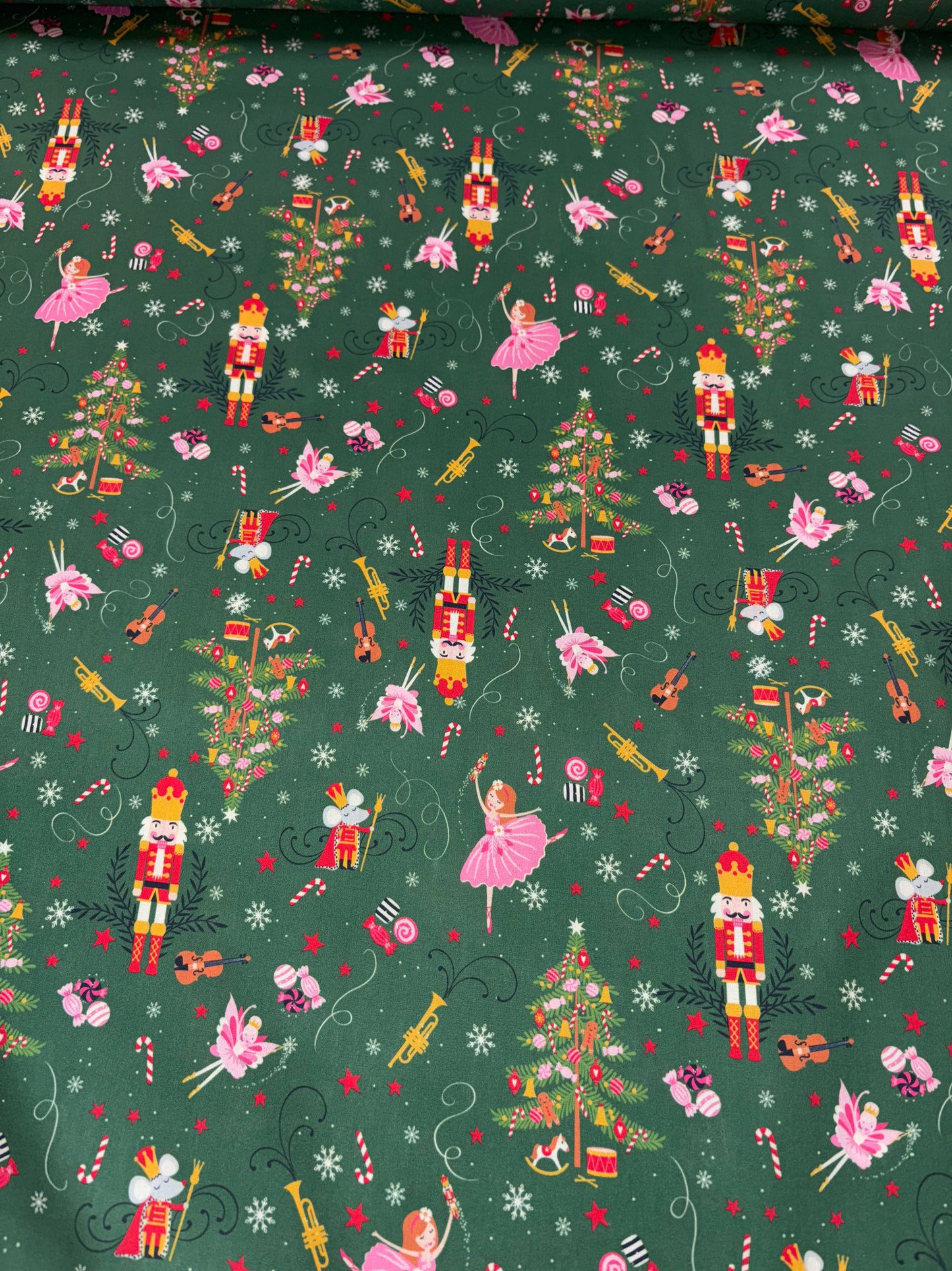 Christmas Trees & Decor Cotton Fabric (Price Per 25cm)