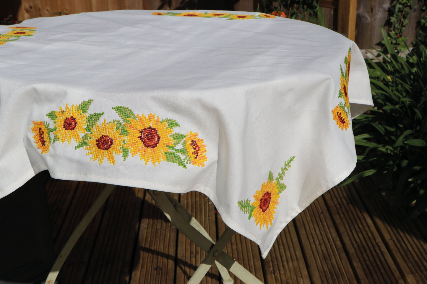 Tablecloth Embroidery Kit - Sunflowers