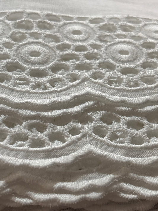 43mm Circle Bubble Broderie Anglaise (Price per 25cm)