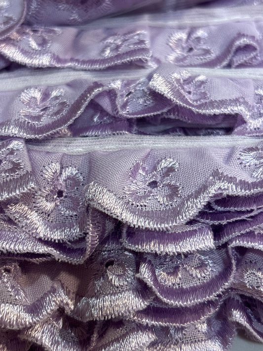 26mm Lilac Broderie Anglaise Trim (Price per 25cm)