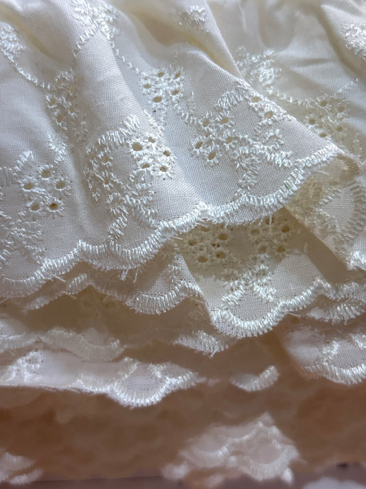 70mm 5 Hole Floral Bow Broderie Anglaise - Cream (Price per 25cm)
