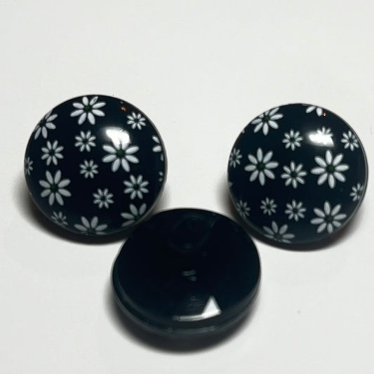 15mm Black Flower Round Button (B136)
