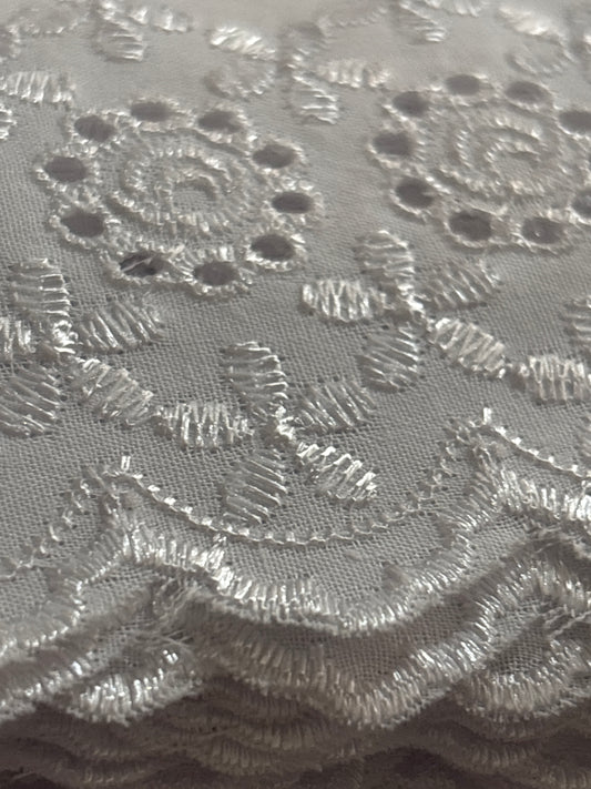 90mm Zinnia Floral Broderie Anglaise Trim (Price per 25cm)