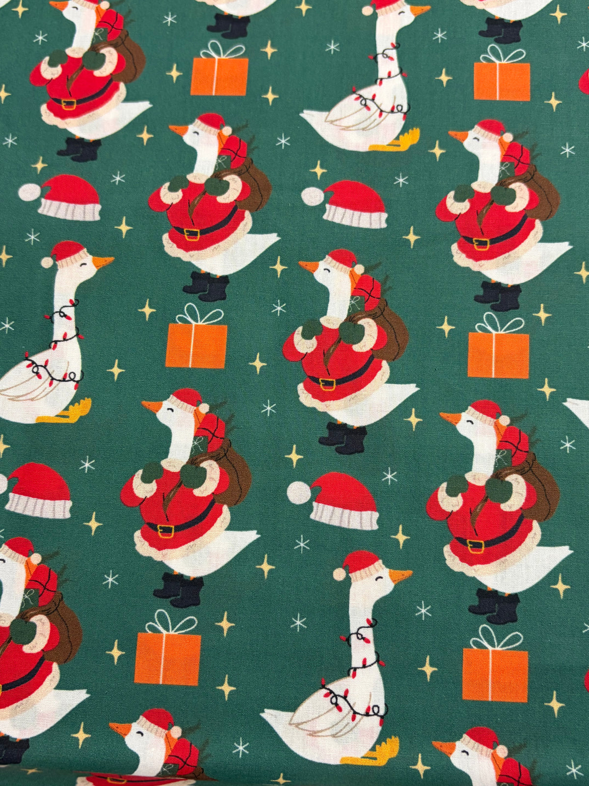 Christmas Goose 100% Cotton (Priced per 25cm)