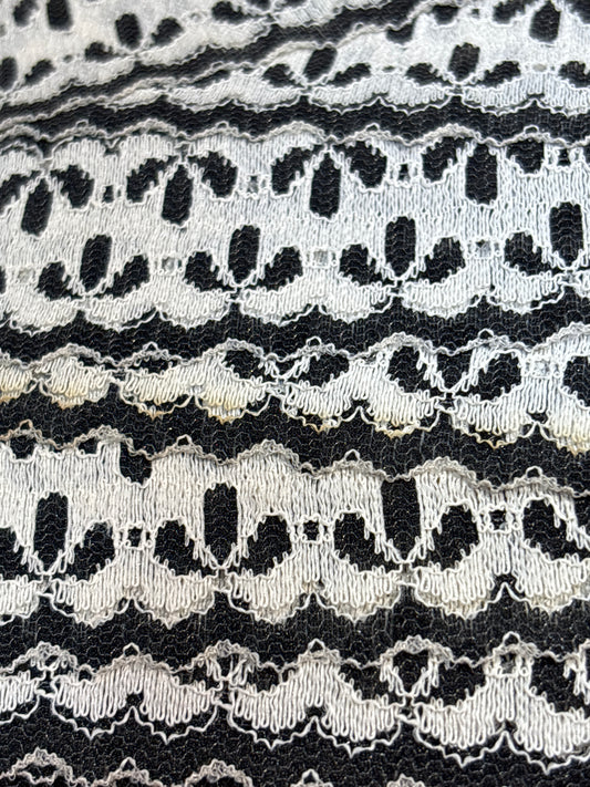 45mm Vintage Lace - Black and White FLAWED (Price per 25cm)