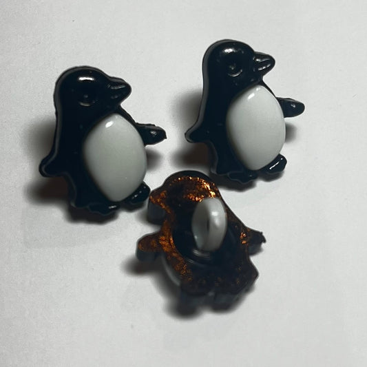 15mm Penguin Button (B141)