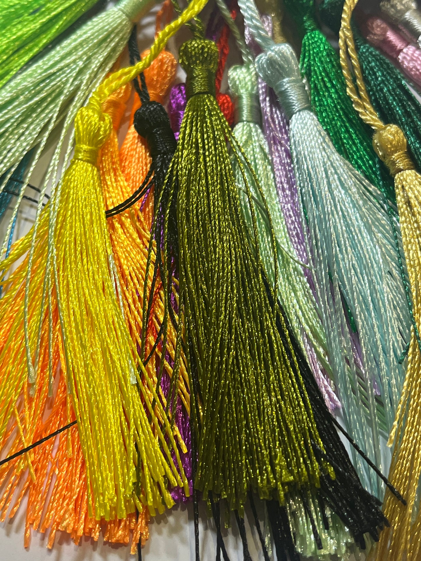 Tassel (22 Colours)