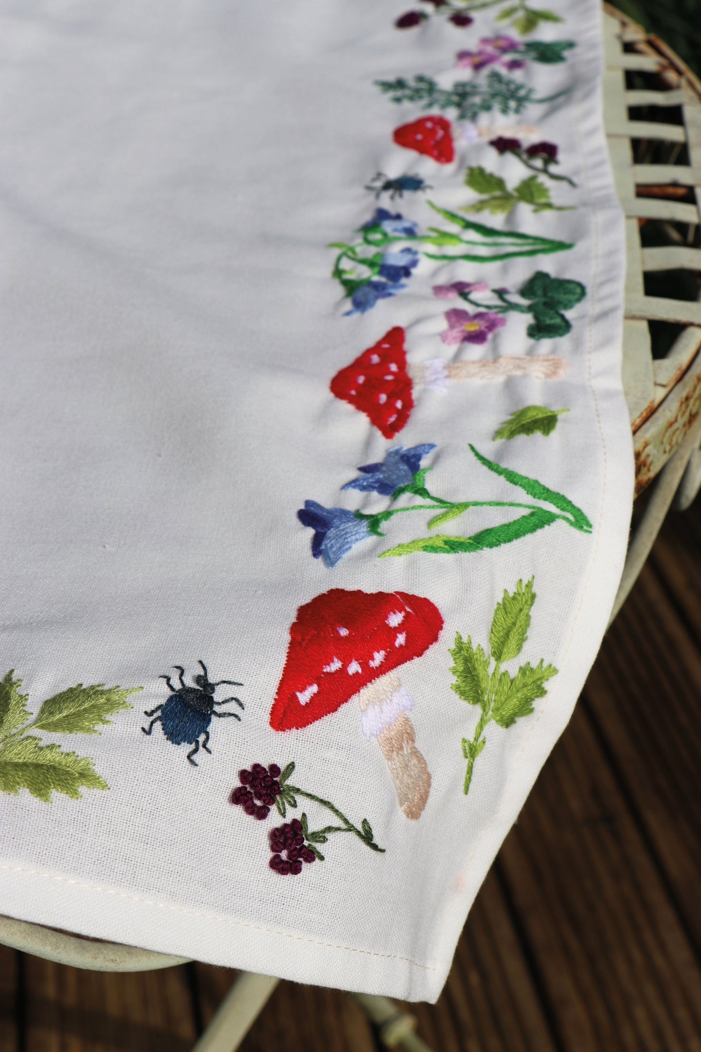 Tablecloth Embroidery Kit - Toadstools