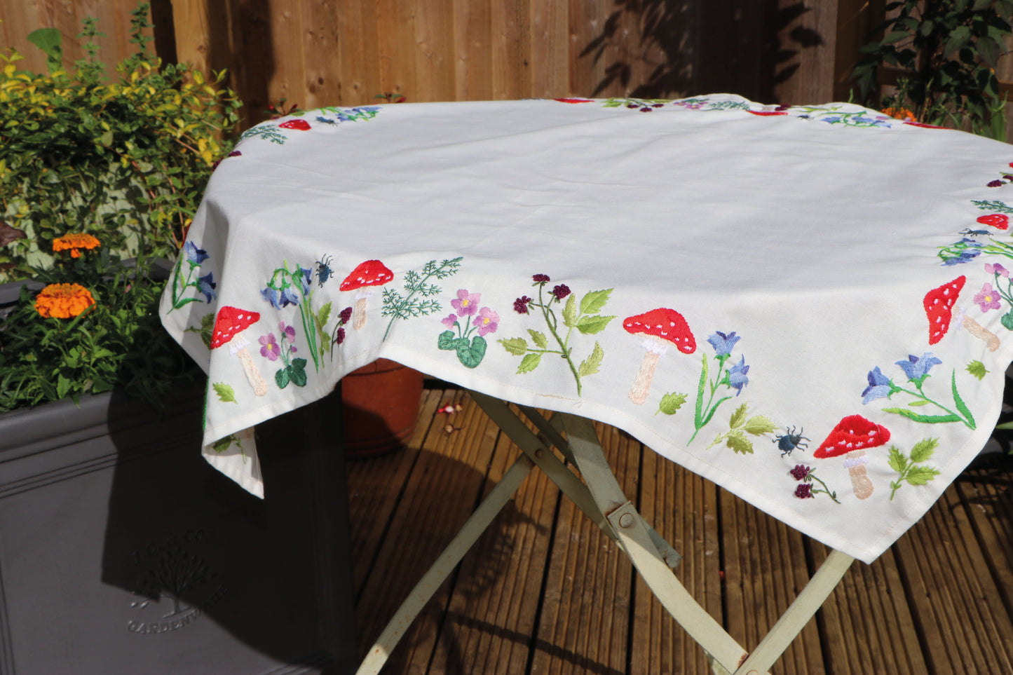 Tablecloth Embroidery Kit - Toadstools