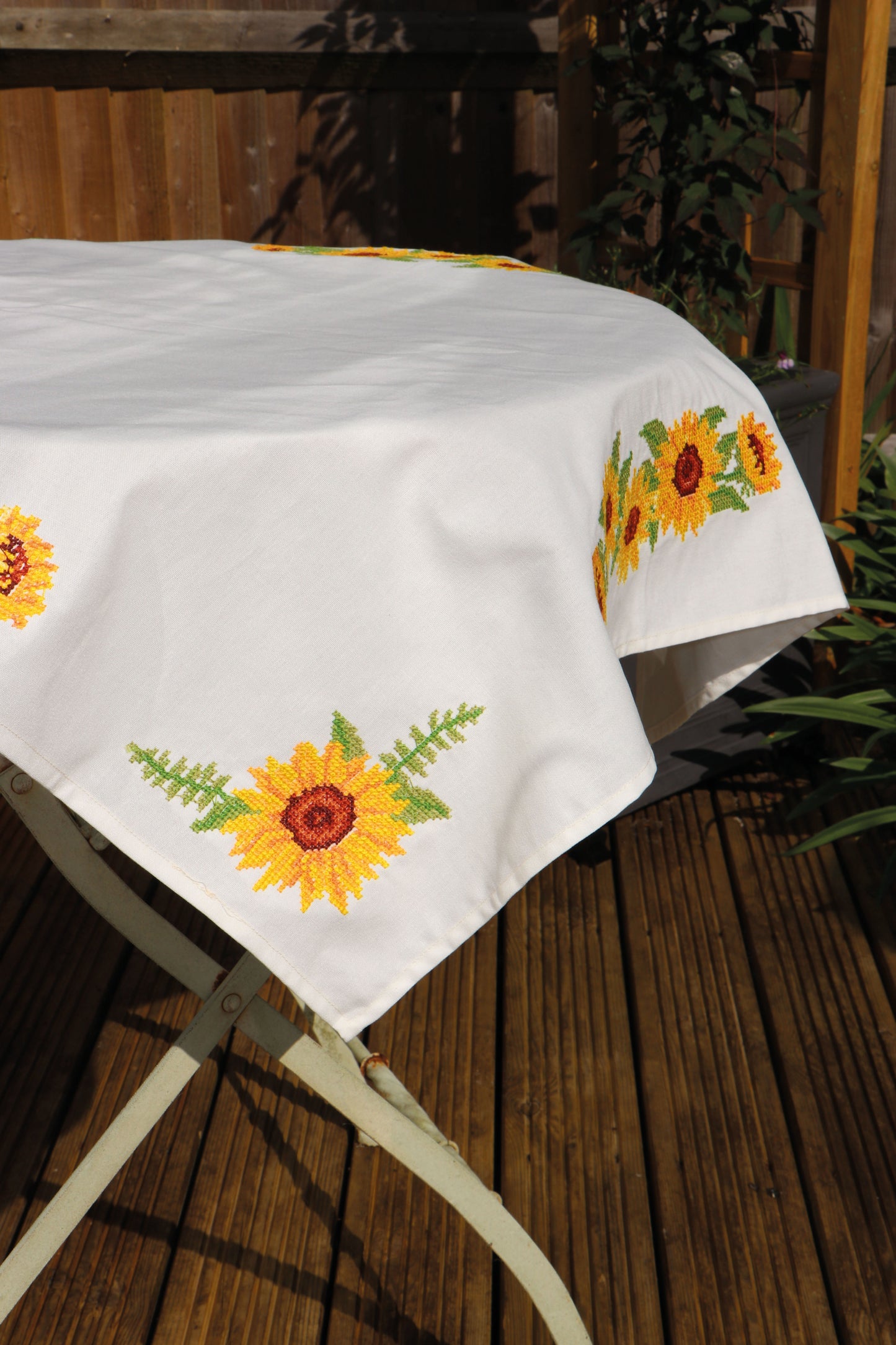 Tablecloth Embroidery Kit - Sunflowers