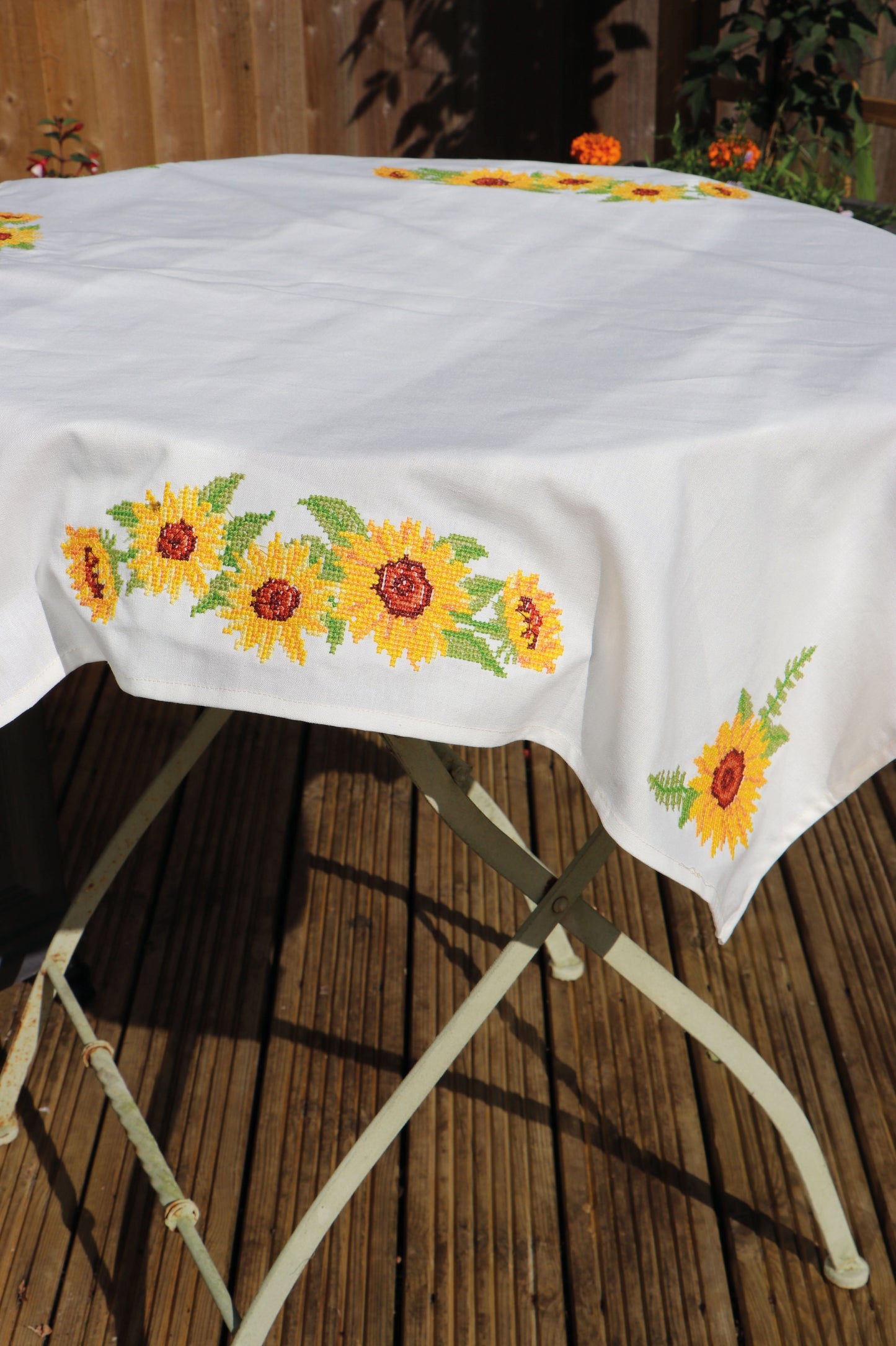Tablecloth Embroidery Kit - Sunflowers